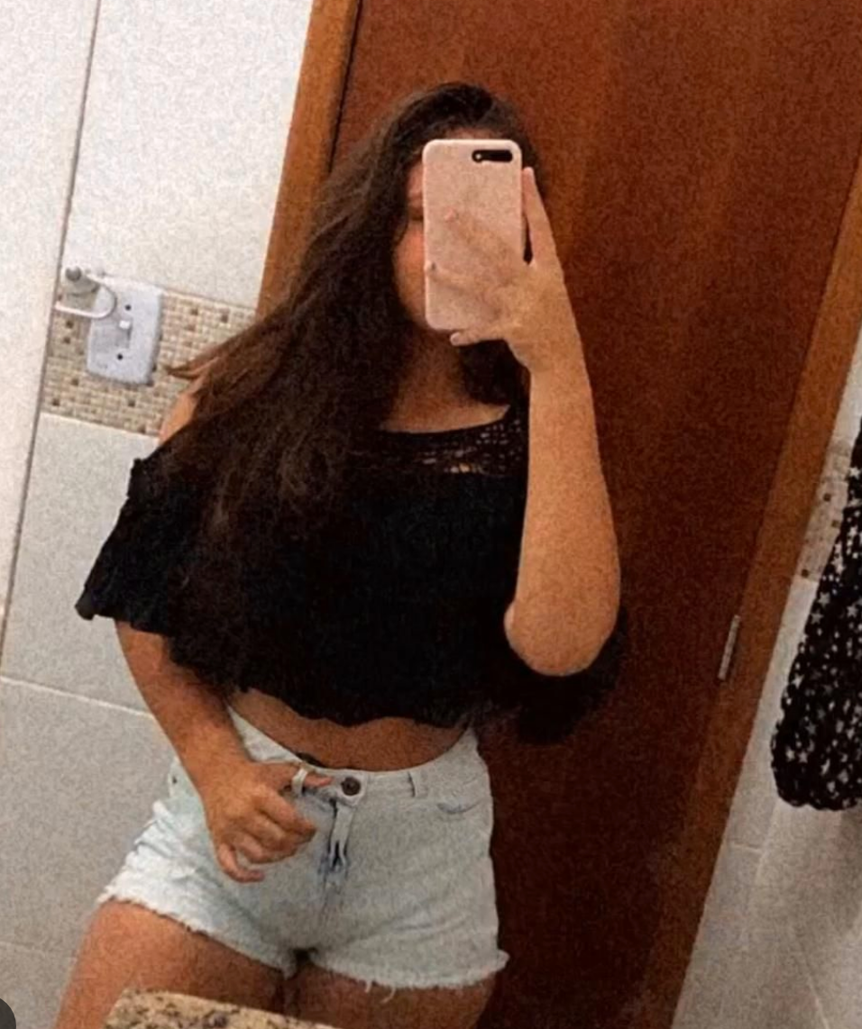 <em>Ana Paula G.</em>